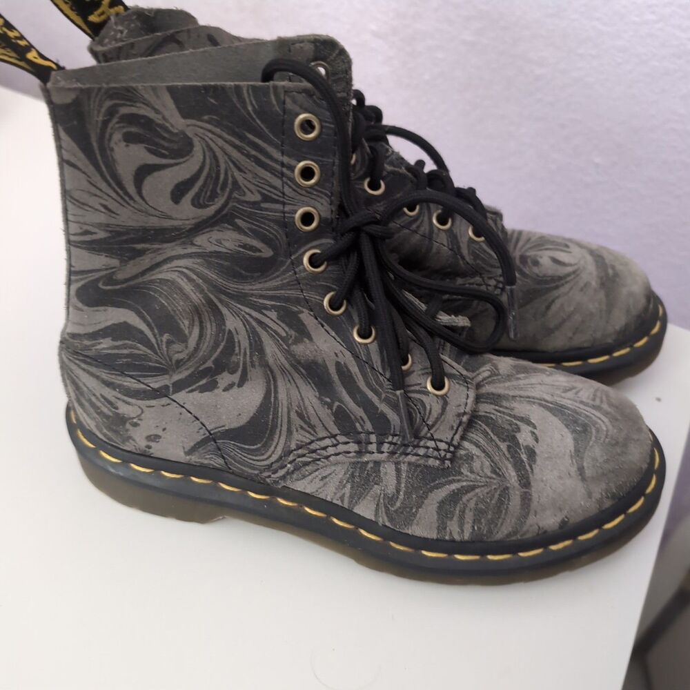 DR MARTENS 1460 PASCAL MARBLED SUEDE LACE UP BOOTS WOMEN'S SIZE 6- BLACK/GREY
